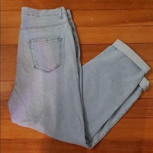 Never before worn light wash fashion nova jeans.